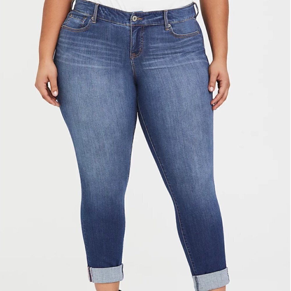 Torrid boyfriend jeans - premium stretch light wash size 18R
